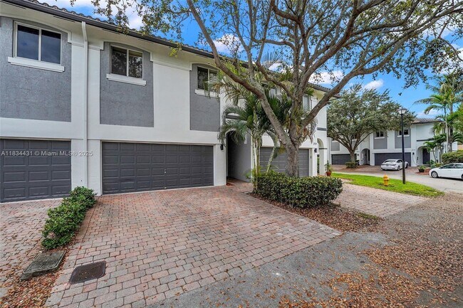 2771 Treasure Cove Cir in Fort Lauderdale, FL - Building Photo - Building Photo