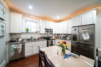 724 Parker St, Unit 3 in Boston, MA - Building Photo - Building Photo