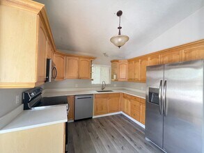 545 Lake Ave in Altamonte Springs, FL - Building Photo - Building Photo