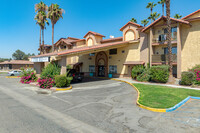 Rio Mirada Villas in Bakersfield, CA - Foto de edificio - Building Photo