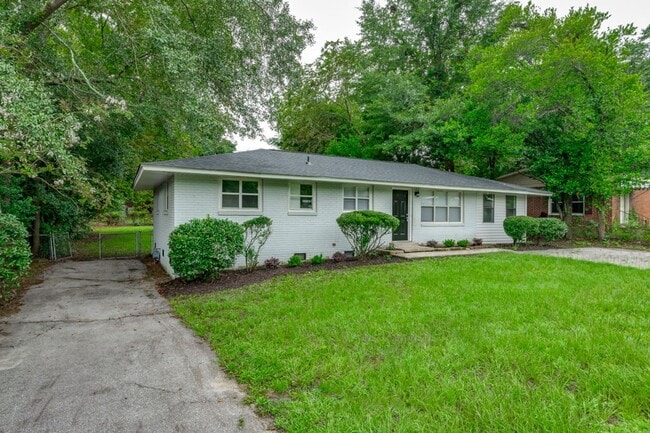 2108 Leesburg Rd in Columbia, SC - Building Photo - Building Photo