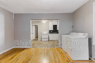 2567 Madison Ave in Memphis, TN - Building Photo - Building Photo