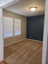 2056 Doe Dr in Oak Harbor, WA - Foto de edificio - Building Photo