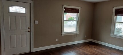 711 Burgess Ave in Hampton, VA - Building Photo - Building Photo