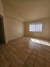 343 W 12th St in Los Angeles, CA - Foto de edificio - Building Photo