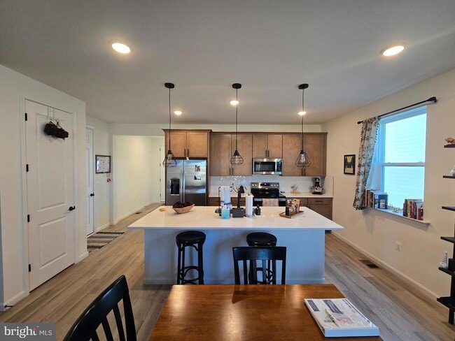 property at 609 Clover Ln