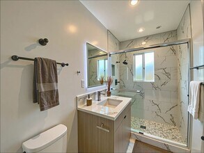 3207 W 3rd, #1 in Los Angeles, CA - Building Photo - Building Photo