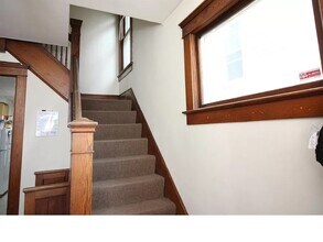 523 S 4th Ave, Unit Main in Ann Arbor, MI - Foto de edificio - Building Photo