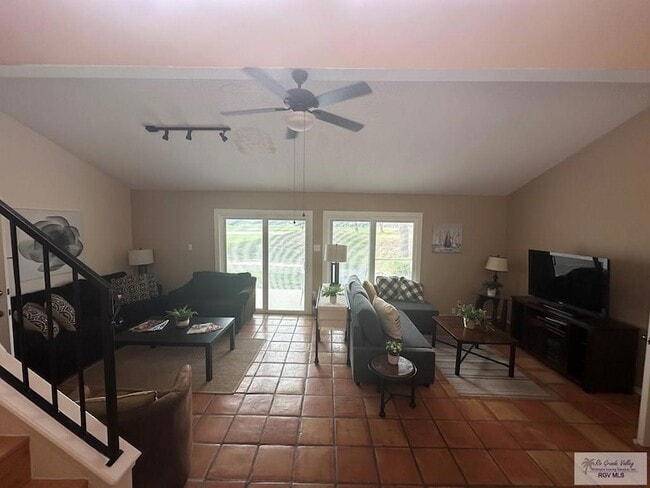 215 Zapata Ave, Unit 8 in Rancho Viejo, TX - Building Photo - Building Photo