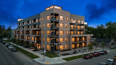 1905 College in Calgary, AB - Building Photo - Building Photo
