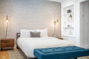 1136 Crescent Ave NE in Atlanta, GA - Building Photo