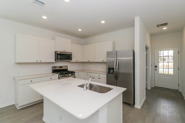 property at 1624 Boggy Crk Rnch Rd