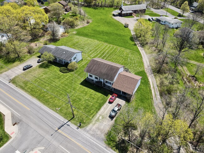 117 Honness Ln in Ithaca, NY - Foto de edificio - Building Photo