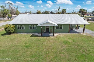 1301 New York Ave in Lynn Haven, FL - Building Photo