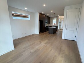 11580 SW 47th Ave in Portland, OR - Building Photo - Building Photo