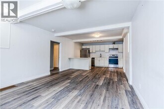 1208 West 5th Street in Hamilton, ON - Building Photo - Building Photo