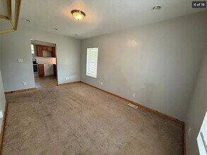 635 Valley St in Oakmont, PA - Building Photo - Building Photo