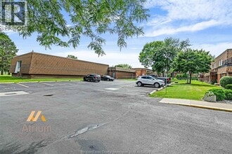 6555 Thornberry Crescent in Windsor, ON - Building Photo - Building Photo