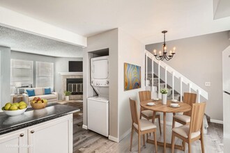 983 S Pitkin Ct in Aurora, CO - Building Photo - Building Photo