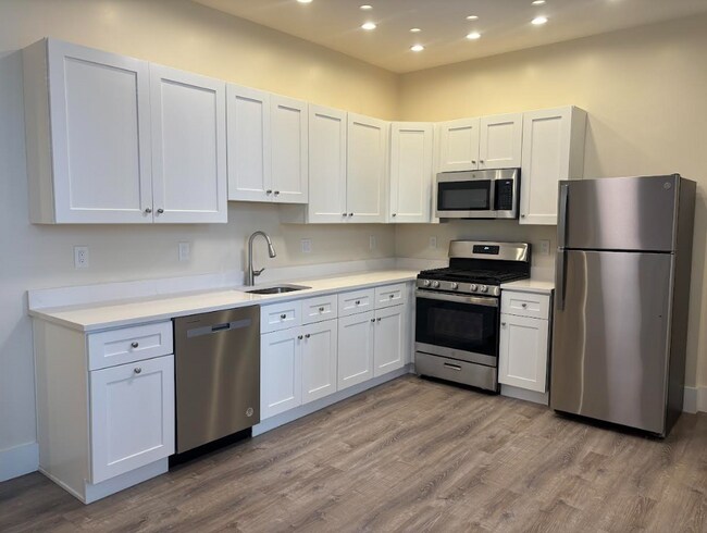 1423 Cambridge St, Unit 6