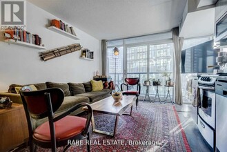 36-5136 Lisgar St in Toronto, ON - Building Photo - Building Photo