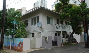 2457 Cleghorn St in Honolulu, HI - Building Photo - Building Photo