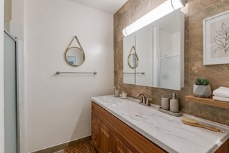 4311 Coldwater Canyon Ave, Unit unit 4 in Studio City, CA - Building Photo - Building Photo