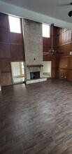 1375 Shadowdale St in Bridge City, TX - Building Photo - Building Photo