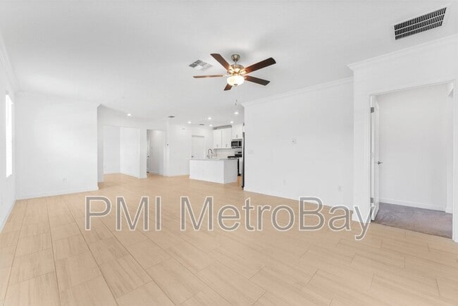 property at 17558 Holly Wl Ave