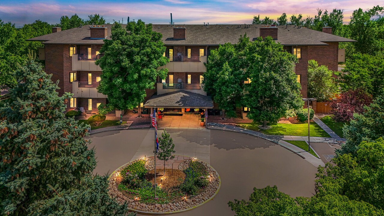 The Courtyard At Lakewood Senior Apartments in Lakewood, CO - Building Photo