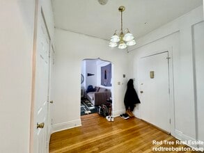 141 Englewood Ave in Boston, MA - Foto de edificio - Building Photo