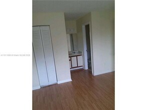 1237 SW 46th Ave in Pompano Beach, FL - Building Photo - Building Photo
