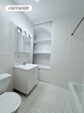 117 W 58th St in New York, NY - Building Photo - Building Photo