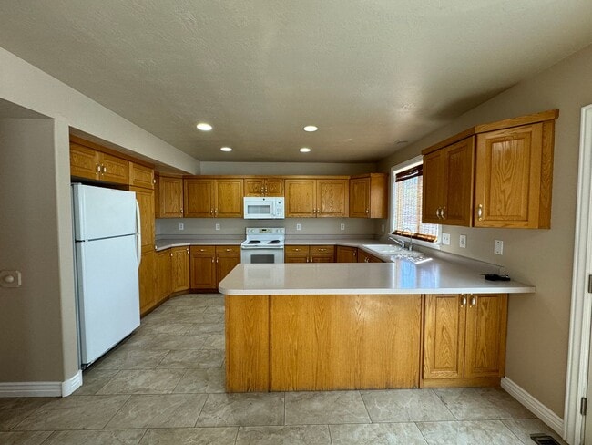 property at 707 Zinnia Way