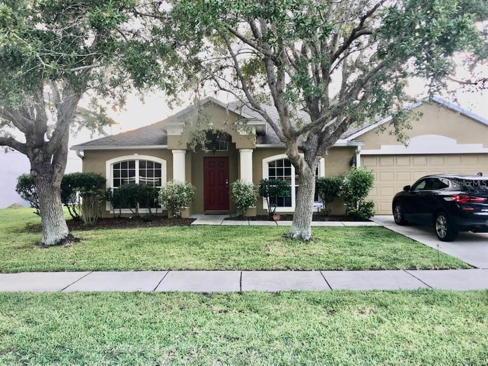 1984 The Oaks Blvd in Kissimmee, FL - Foto de edificio
