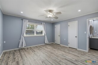 1307 Summit Dr in Gonzales, TX - Building Photo - Building Photo