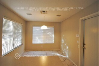 2423 S 82nd Ln in Phoenix, AZ - Foto de edificio - Building Photo