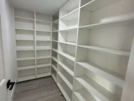 3301 W New Orleans Ave in Tampa, FL - Building Photo
