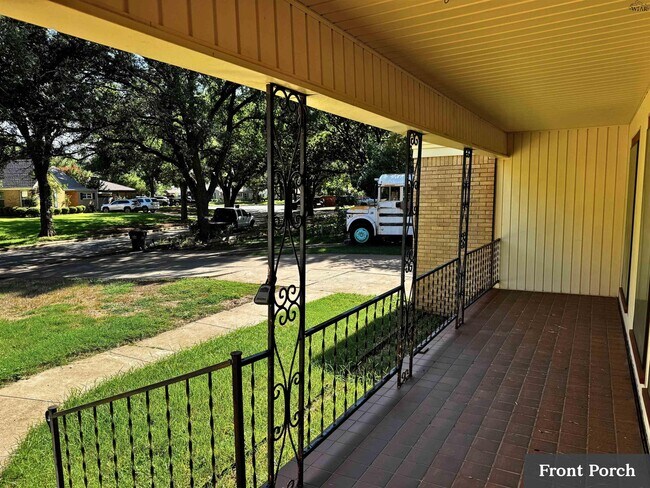 2412 Dartmouth St in Wichita Falls, TX - Building Photo - Building Photo