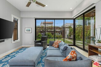 106 Dudley Ave in Los Angeles, CA - Building Photo - Building Photo