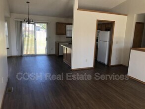 1342 N Aksarben Ct in Wichita, KS - Building Photo - Building Photo
