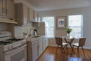 20 Norumbega Ter, Unit 20-01 in Waltham, MA - Building Photo