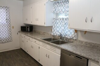 1905 S Western Ave in Sioux Falls, SD - Foto de edificio - Building Photo