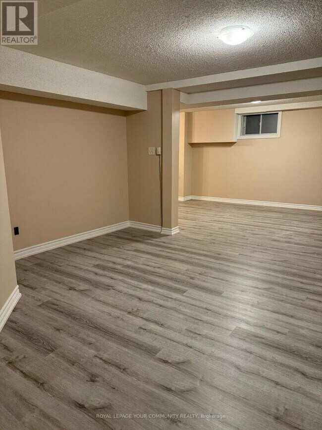 2 Osprey Ridge Rd in Barrie, ON - Building Photo - Building Photo