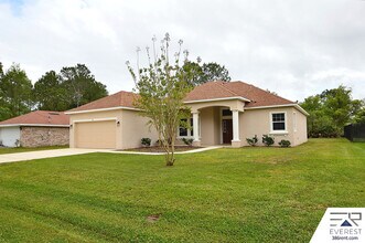 40 Persimmon Dr in Palm Coast, FL - Building Photo - Building Photo