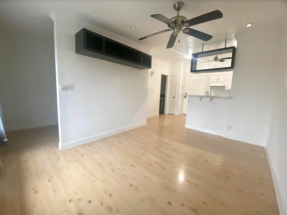 20234 Cantara St in Los Angeles, CA - Building Photo