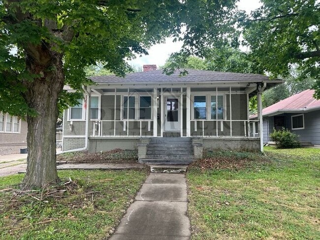 property at 307 SW 15 St