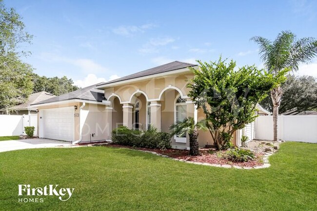 4533 Cobblefield Cir E in Jacksonville, FL - Building Photo - Building Photo