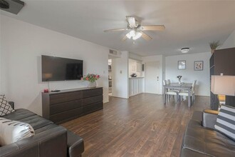 3025 Walnut Bend Ln in Houston, TX - Building Photo - Building Photo