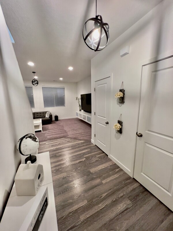 property at 1716 W Parkview Dr